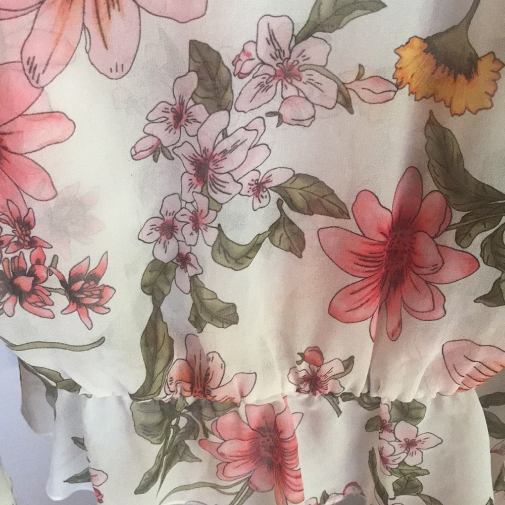 SOLD!!! Guess Flowers blouse built in cami says M runs S - Picture 13 of 17